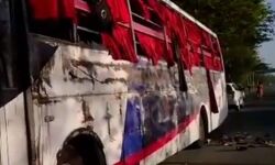 UP: आगरा लखनऊ एक्सप्रेस-वे पर डबल डेकर बस पलटी