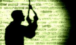 पत्नी और बच्चों की हत्या कर लगायी फांसी