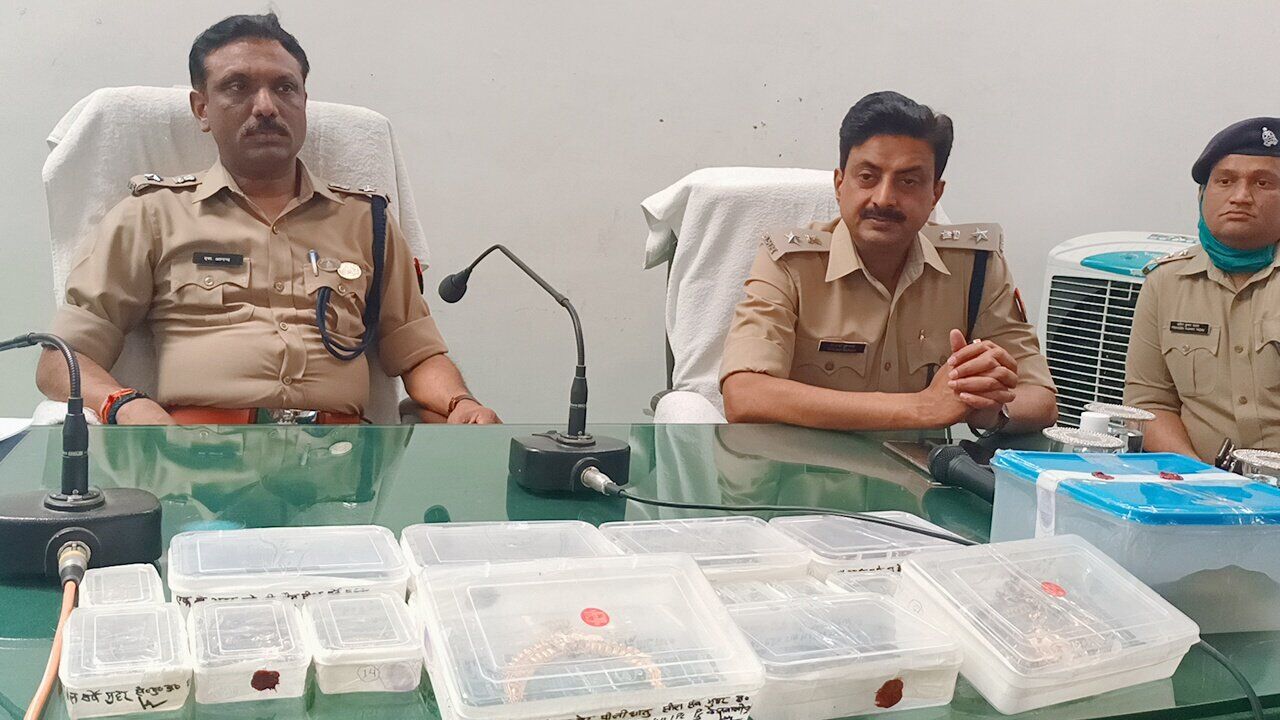 चोरी की घटना का खुलासा- लाखों के जेवरात बरामद