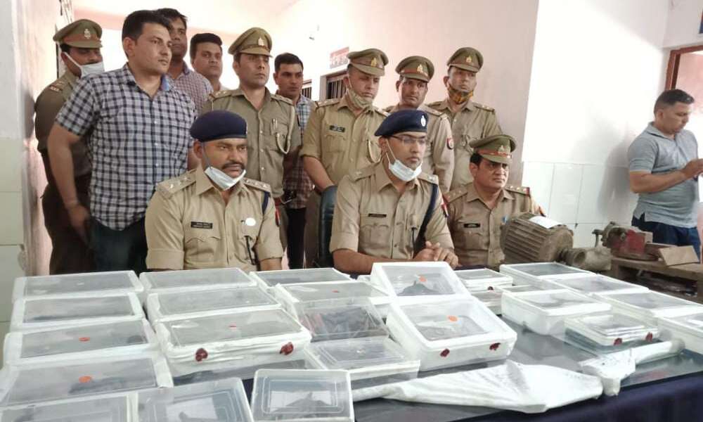पंचायत चुनाव- अर्पित का शिकंजा- तमंचा फैक्ट्री जब्त- गिरफ्तारी का सिक्सर