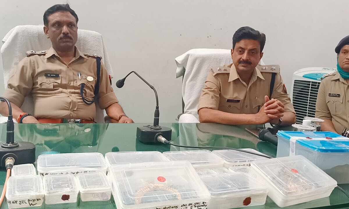 चोरी की घटना का खुलासा- लाखों के जेवरात बरामद