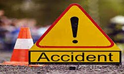 ट्रक की चपेट में आने से 2 युवकों की मौत ट्रक की चपेट में आने से 2 युवकों की मौत