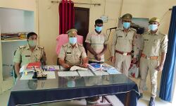 दो दर्जन मुकदमें दर्ज- 25 हजार का इनामी- चढ़ा हत्थे दो दर्जन मुकदमें दर्ज- 25 हजार का इनामी- चढ़ा हत्थे