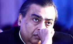 मुकेश अंबानी की मुश्किलें बढ़ीं