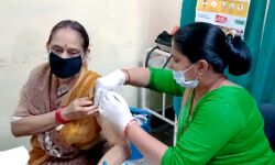 इधर बढा कोरोना संक्रमण- उधर दूर हुआ वैक्सीन की बाबत डर इधर बढा कोरोना संक्रमण- उधर दूर हुआ वैक्सीन की बाबत डर