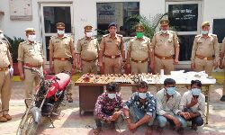 हाईवे के किनारे चला दी तमंचा फैक्ट्री-चार गिरफ्तार