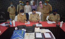 शिक्षा के मंदिर में चल रही नकली शराब फैक्ट्री का भंडाफोड शिक्षा के मंदिर में चल रही नकली शराब फैक्ट्री का भंडाफोड