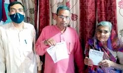 गई थी कोरोना वैक्सीन लगवाने-लगा दिया एंटी रैबीज का टीका गई थी कोरोना वैक्सीन लगवाने-लगा दिया एंटी रैबीज का टीका