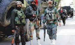 मुठभेड़: पांच आतंकवादी ढेर, तीन जवान घायल मुठभेड़: पांच आतंकवादी ढेर, तीन जवान घायल