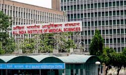 गंगाराम के बाद अब कोरोना का एम्स की तरफ रुख, 35 चिकित्सक पॉजिटिव गंगाराम के बाद अब कोरोना का एम्स की तरफ रुख, 35 चिकित्सक पॉजिटिव