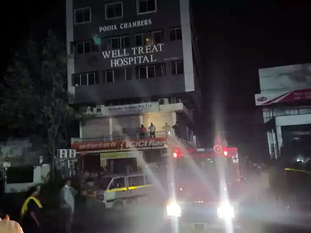 कोविड अस्पताल में आग लगने से 4 की मौत-अन्य घायल