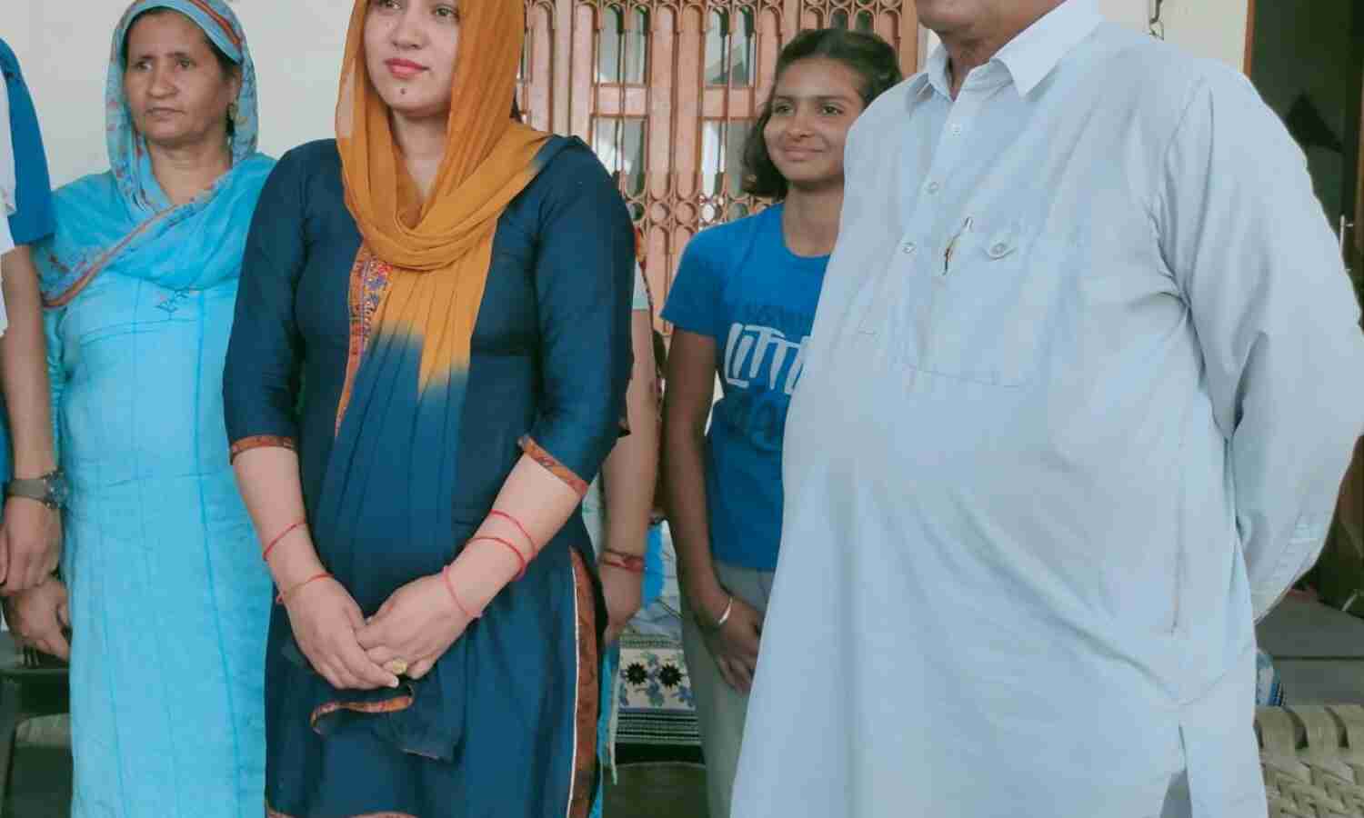 प्रधान प्रत्याशी चारु को मिल रहा छत्तीस बिरादरी का समर्थन