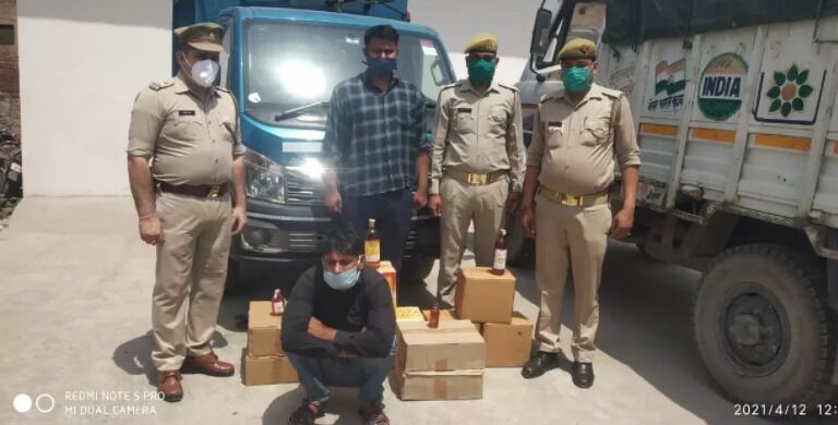 एलोवेरा के नीचे छिपा मिला शराब का जखीरा, एक गिरफ्तार