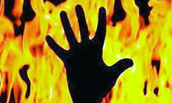 कोरोना संक्रमित महिला ने किया आत्मदाह, पॉजिटिव आने के बाद से थी परेशान कोरोना संक्रमित महिला ने किया आत्मदाह, पॉजिटिव आने के बाद से थी परेशान