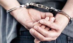 लालच में दो भाई बन गये स्मैक तस्कर, पुलिस ने किया गिरफ्तार लालच में दो भाई बन गये स्मैक तस्कर, पुलिस ने किया गिरफ्तार