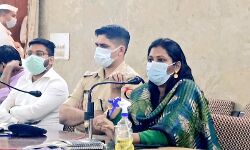 पोलिंग पार्टी किसी का भी आतिथ्य स्वीकार नही करेगी - सेल्वा कुमारी जे पोलिंग पार्टी किसी का भी आतिथ्य स्वीकार नही करेगी - सेल्वा कुमारी जे