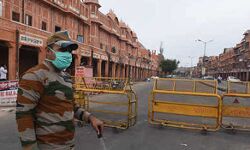 वीकेंड कर्फ्यू का असर बाजार में दिखने लगा वीकेंड कर्फ्यू का असर बाजार में दिखने लगा