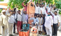 आश्रम के सेवक को बंधक बनाकर मारपीट