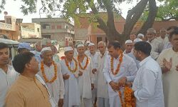 कई गांव की पंचायत में राजेंद्र को मिला जीत का आर्शीवाद कई गांव की पंचायत में राजेंद्र को मिला जीत का आर्शीवाद