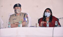 अफसरों की दो टूक - मतदान के दौरान गडबडी करने वालों को बख्शा नही जायेगा अफसरों की दो टूक - मतदान के दौरान गडबडी करने वालों को बख्शा नही जायेगा