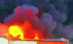 विस्फोट से दो मरे, तीन घायल विस्फोट से दो मरे, तीन घायल