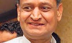 केन्द्र सरकार कोरोना टीकों की पर्याप्त उपलब्धता करें सुनिश्चित-गहलोत केन्द्र सरकार कोरोना टीकों की पर्याप्त उपलब्धता करें सुनिश्चित-गहलोत