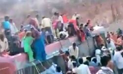 कोरोना की मार- मजदूरों को ले जा रही बस पलटी- तीन लोगों की मौत