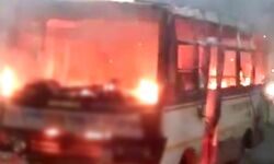 बड़ा हादसा टला, देखते ही देखते रोडवेज बस बनी आग का गोला बड़ा हादसा टला, देखते ही देखते रोडवेज बस बनी आग का गोला