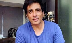 अब देशभक्ति दिखाने का सही समय- सोनू सूद अब देशभक्ति दिखाने का सही समय- सोनू सूद