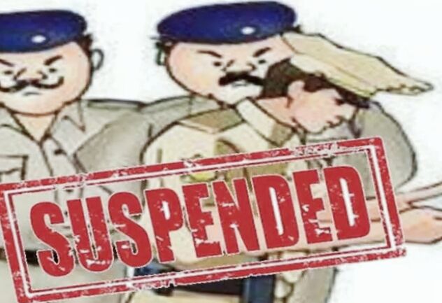 कोविड केयर सेंटर से दो कैदी फरार- 4 पुलिसकर्मी निलंबित कोविड केयर सेंटर से दो कैदी फरार- 4 पुलिसकर्मी निलंबित