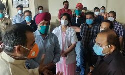 केंद्रीय मंत्री ने किया मेडिकल कॉलेज का निरीक्षण-करी मरीजों से बात केंद्रीय मंत्री ने किया मेडिकल कॉलेज का निरीक्षण-करी मरीजों से बात