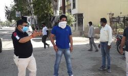 कोरोना पर वार-सैनिटाइजेशन के लिए सड़क पर उतरे एसडीएम-देहात अछूता कोरोना पर वार-सैनिटाइजेशन के लिए सड़क पर उतरे एसडीएम-देहात अछूता