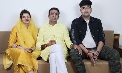 एमएलए संगीत सोम के साथ बेटा एवं बेटी भी कोरोना संक्रमित एमएलए संगीत सोम के साथ बेटा एवं बेटी भी कोरोना संक्रमित