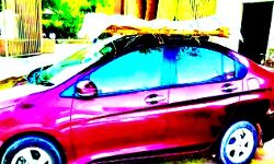 कार की छत पर पिता के शव को बांधकर बेटा पहुंचा बैकुंठ धाम कार की छत पर पिता के शव को बांधकर बेटा पहुंचा बैकुंठ धाम