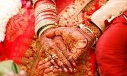 रंग में पड़ा भंग - दुल्हा और पिता को गिरफ्तार कर ले गई पुलिस