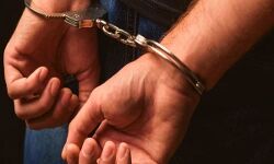 एक किलो अफीम के साथ तस्कर गिरफ्तार एक किलो अफीम के साथ तस्कर गिरफ्तार