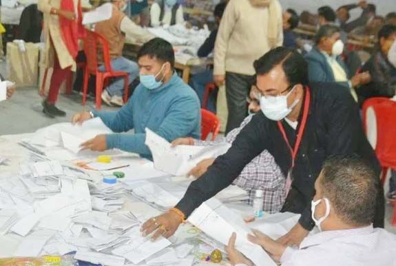 हाईकोर्ट ने किया मतगणना वाले दिन लॉकडाउन लगाने से इनकार हाईकोर्ट ने किया मतगणना वाले दिन लॉकडाउन लगाने से इनकार