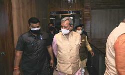 तीरथ ने ऑक्सीजन प्लांट का किया निरीक्षण तीरथ ने ऑक्सीजन प्लांट का किया निरीक्षण