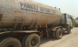 मदद के लिए बढ़े हाथ-प्रियंका ने लखनऊ भेजा ऑक्सीजन टैंकर