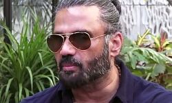 कोरोना मरीजों की मदद के लिए सुनील शेट्टी ने बढ़ाया हाथ कोरोना मरीजों की मदद के लिए सुनील शेट्टी ने बढ़ाया हाथ