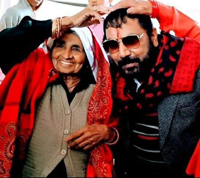 कोरोना संक्रमण से वयोवृद्ध शूटर दादी चंद्रो तोमर का निधन कोरोना संक्रमण से वयोवृद्ध शूटर दादी चंद्रो तोमर का निधन
