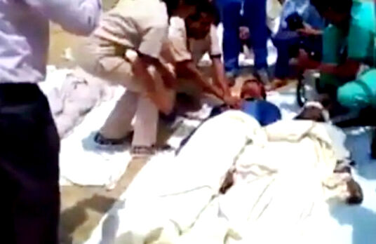 मुजफ्फरनगर- अस्पताल में नहीं मिला बेड- मरीज को विधायक के आवास पर लिटाया