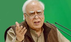 कांग्रेस की हार पर भड़के सिब्बल- सुनाई खरी खरी