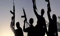 आतंकवादियों ने पांच पुलिस अधिकारियों की कर दी हत्या आतंकवादियों ने पांच पुलिस अधिकारियों की कर दी हत्या