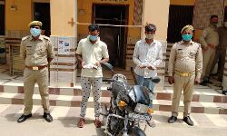 मुठभेड़ में पुलिस ने दबोचें तीन बदमाश