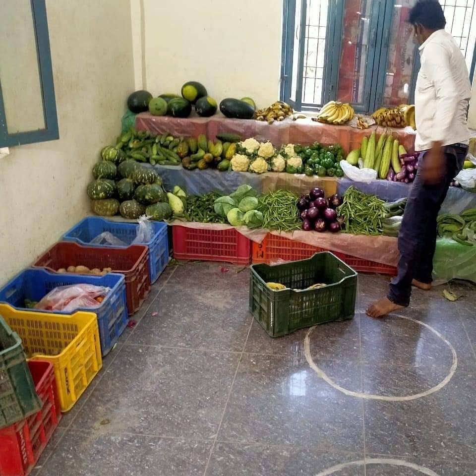 पुलिस की नई पहल-पुलिस लाइन में खोली सब्जी और राशन की दुकान