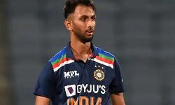 अब तेज गेंदबाज प्रसिद्ध कृष्णा पर टूटा कोरोना का कहर, इंग्लैंड दौरे में शामिल होने पर संदेह