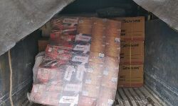 दवा आपूर्ति वाहन में लदे मिले.....?- पुलिस भी हैरान