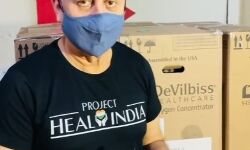 कोरोना की जंग में लोगों की मदद के लिये आगे आये अनुपम खेर