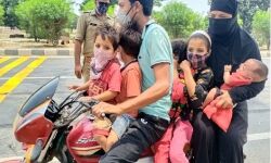 नहीं है मौत का डर- सात निकले बाइक पर सवार होकर